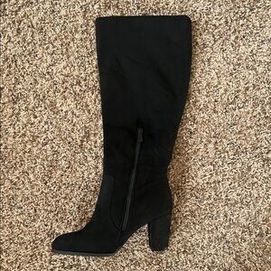 NEW 7.5 wide Elegant Black Knee-High Women's Boots